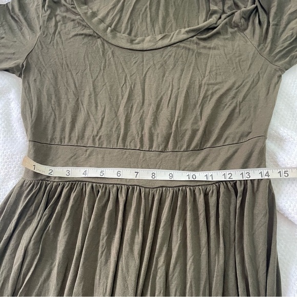 Maxi Jumpsuit in Forest Green with Empire Waist and Flowing Pants - Picture 6 of 6